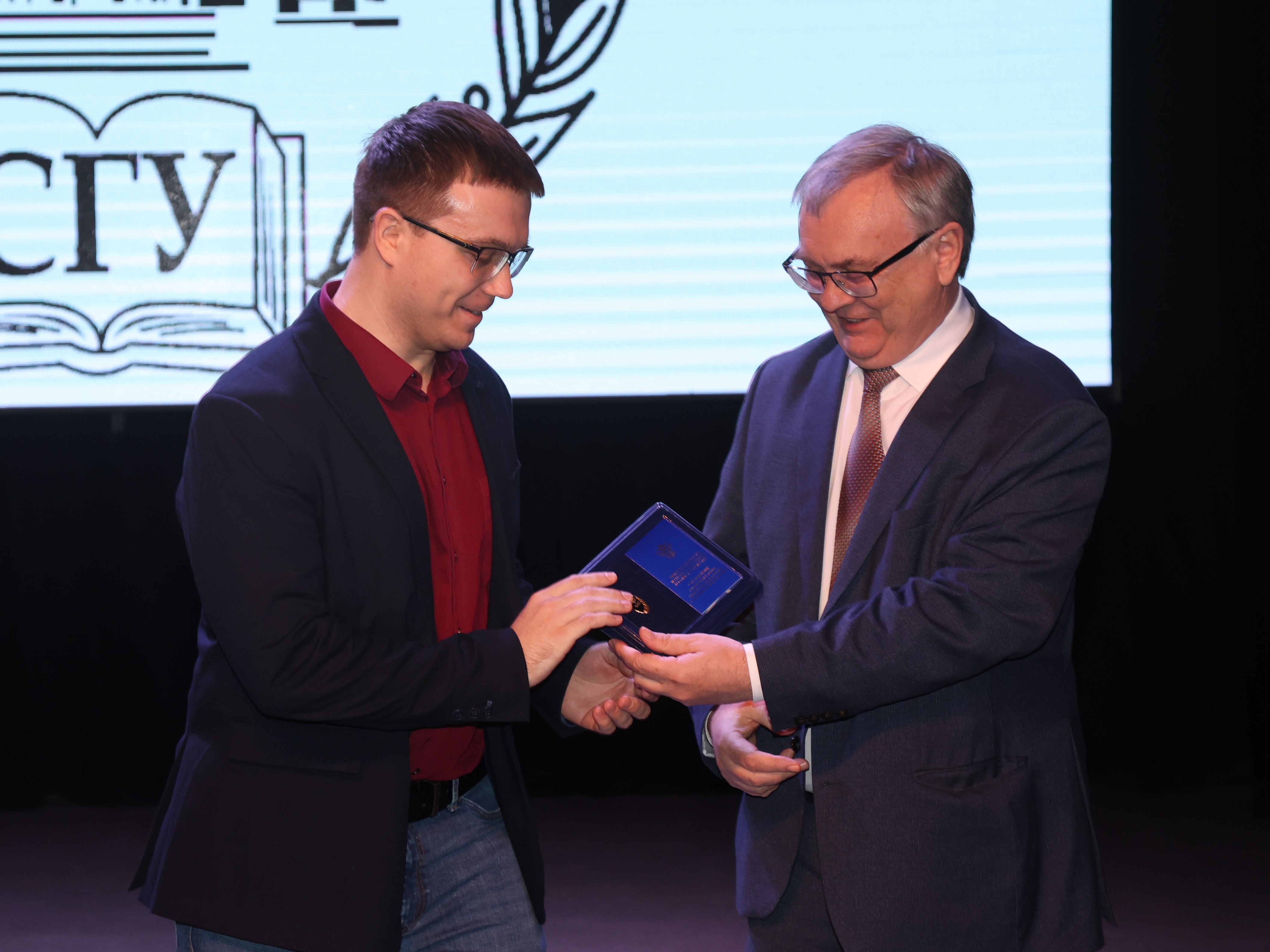 Владимир Семенов - «Молодой учёный»